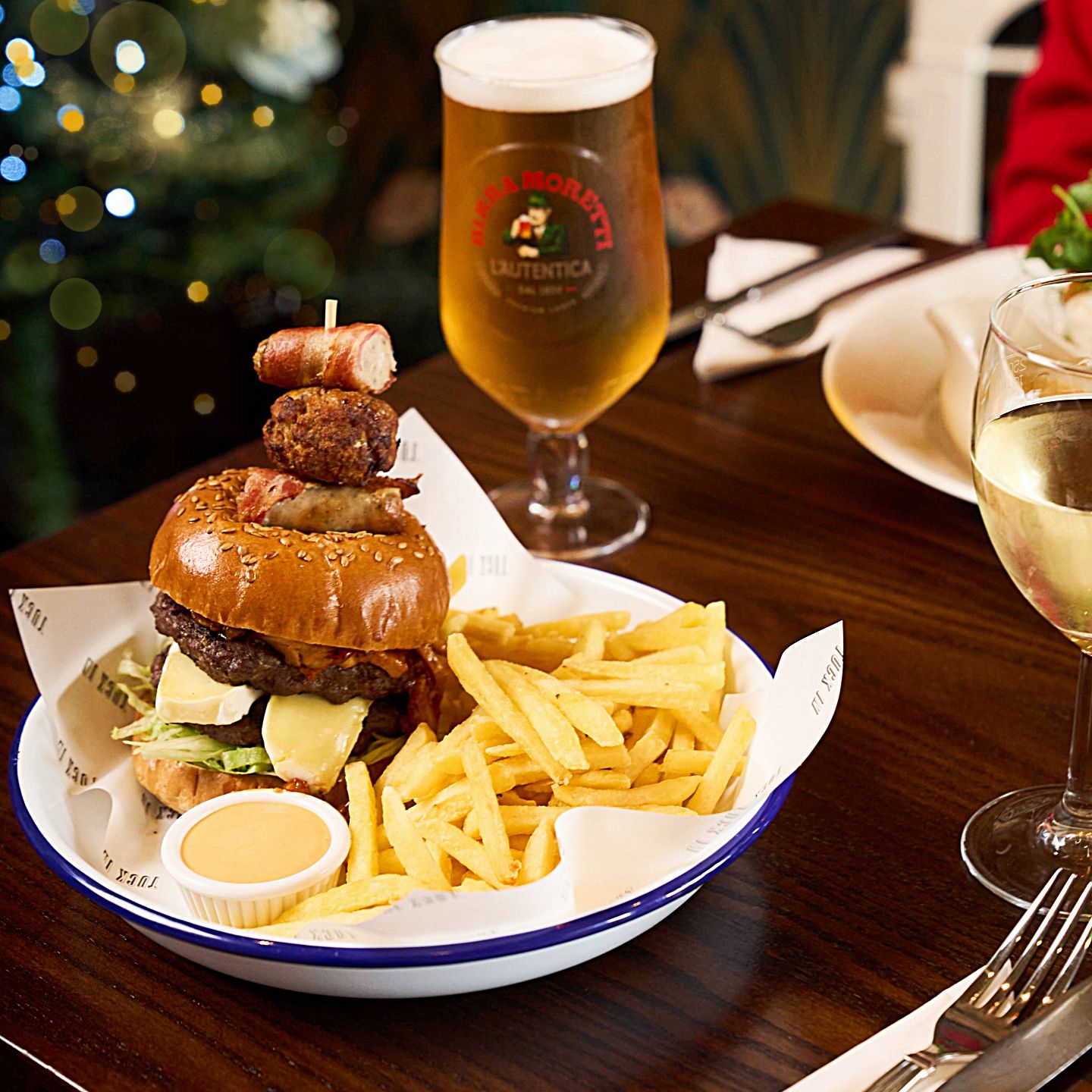 Festive Lunch & Dinner at The White Horse in Skegness